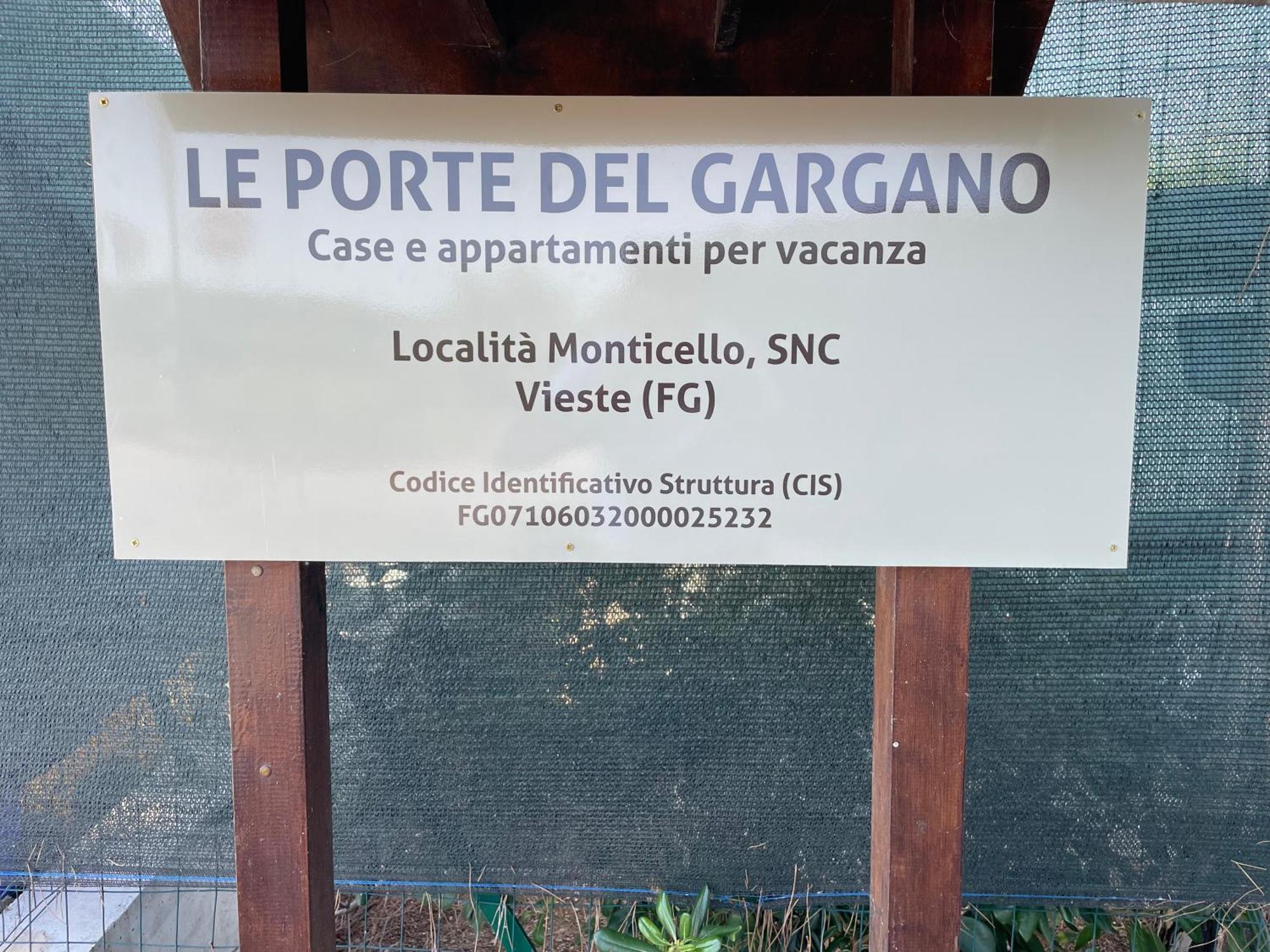 Appartamenti Le Porte Del Gargano 비에스테 외부 사진